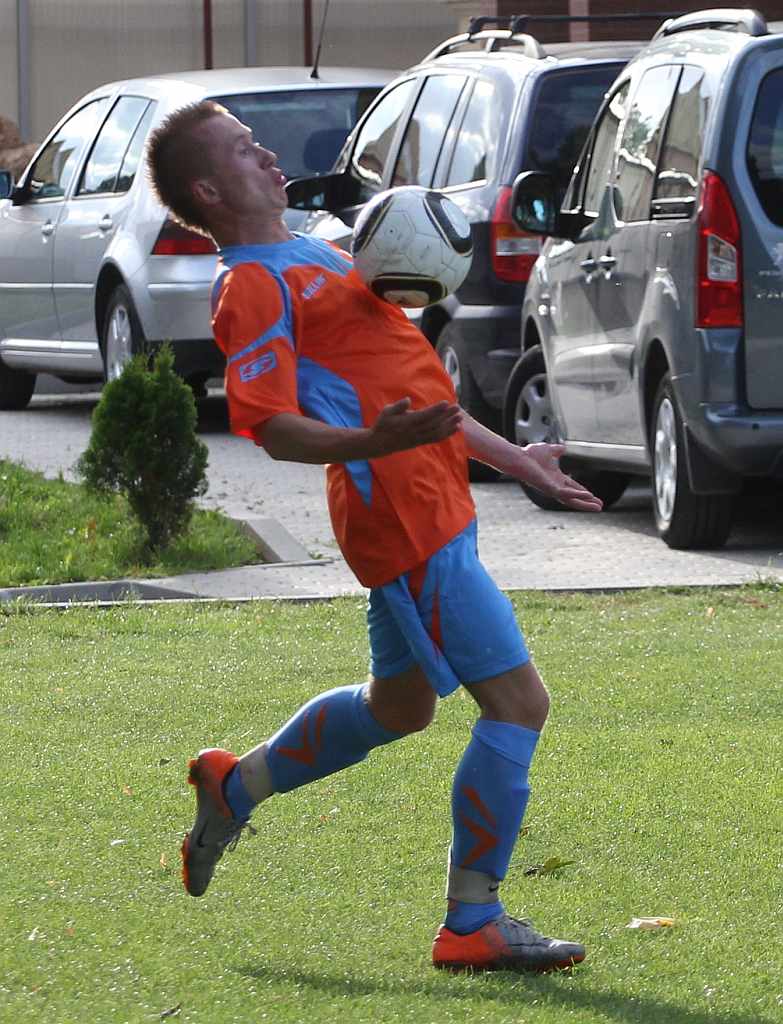KS Legnickie Pole - Błękitni 7:4