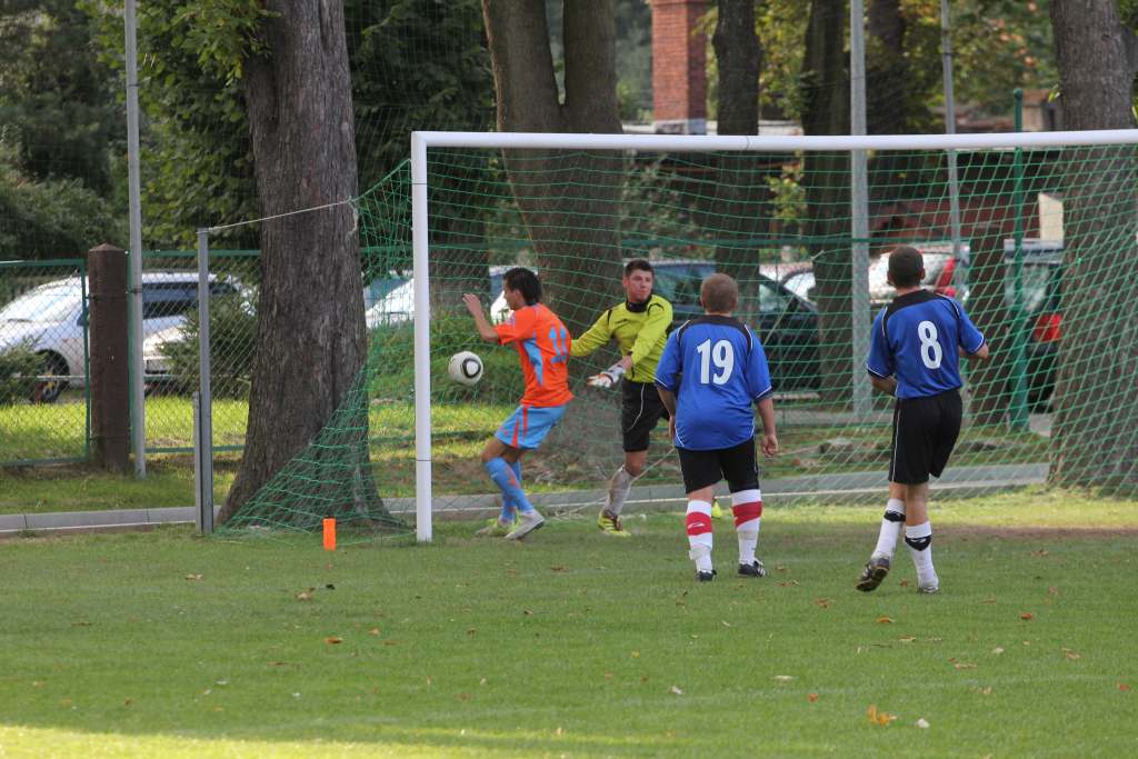 KS Legnickie Pole - Błękitni 7:4
