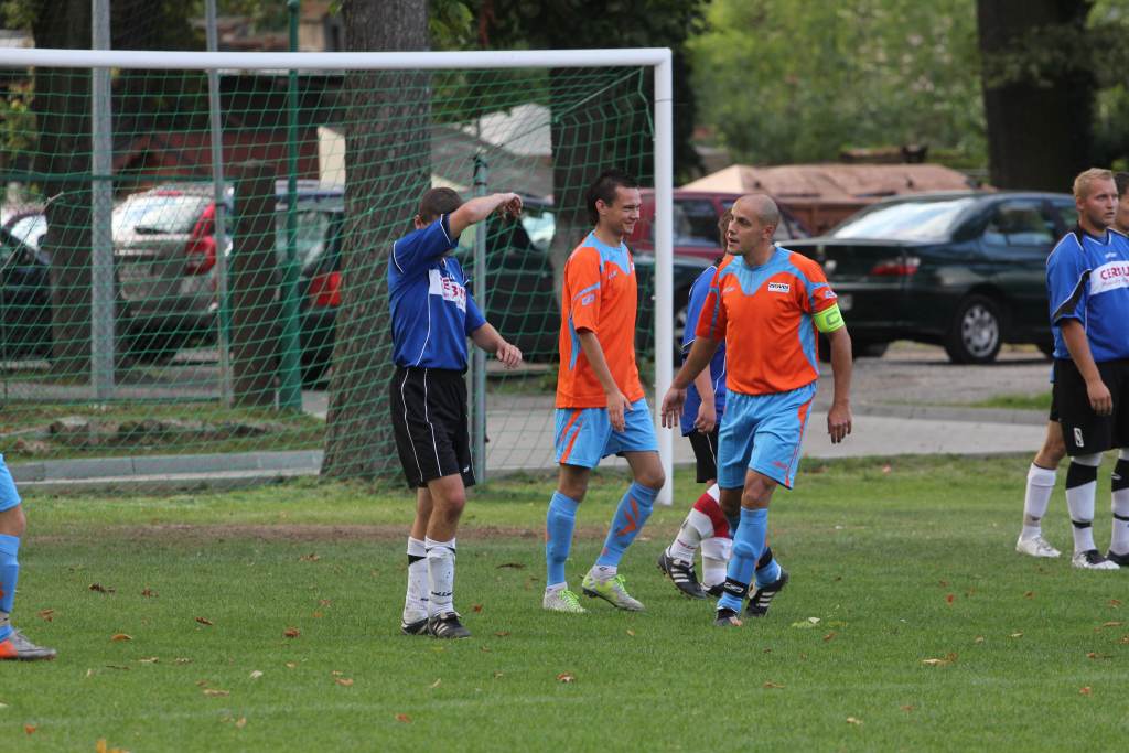 KS Legnickie Pole - Błękitni 7:4