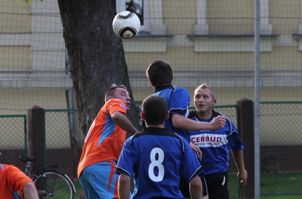 KS Legnickie Pole - Błękitni 7:4