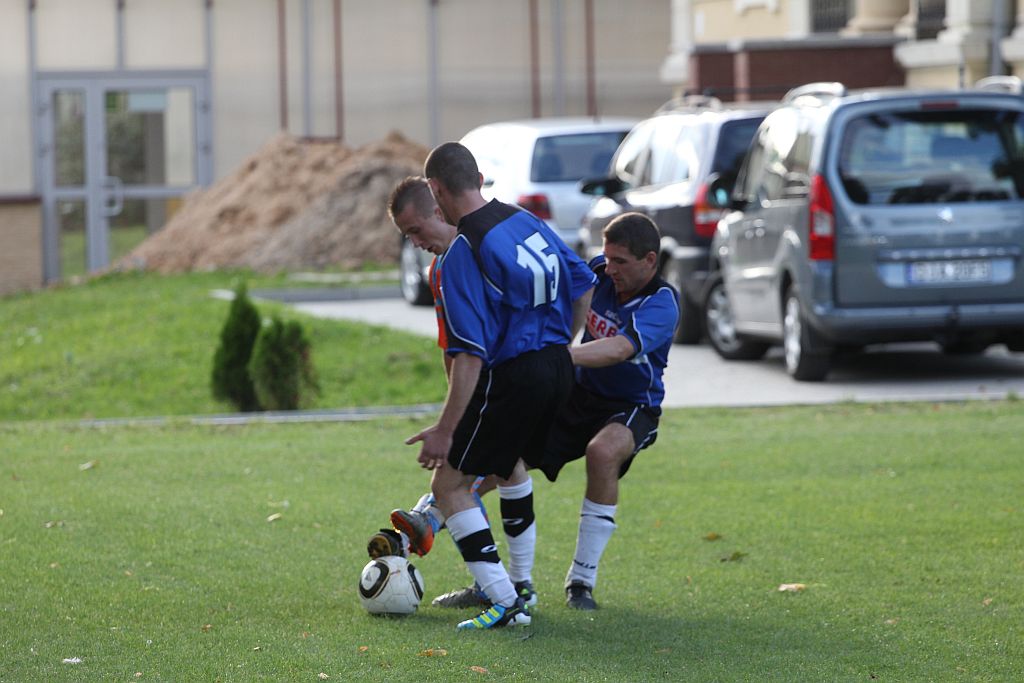KS Legnickie Pole - Błękitni 7:4