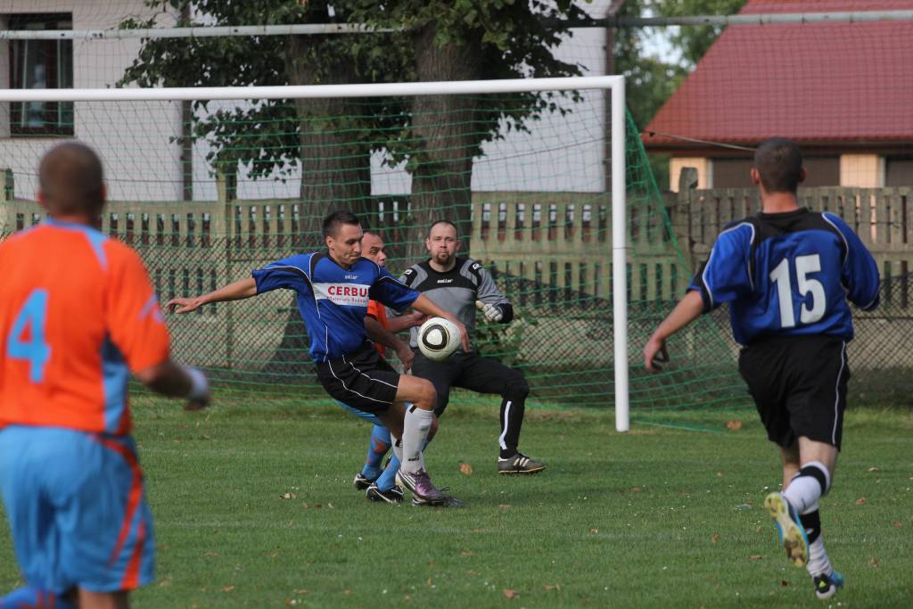 KS Legnickie Pole - Błękitni 7:4