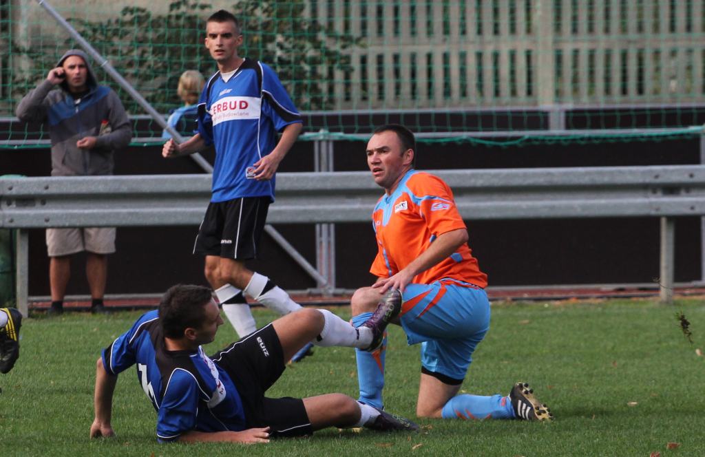 KS Legnickie Pole - Błękitni 7:4