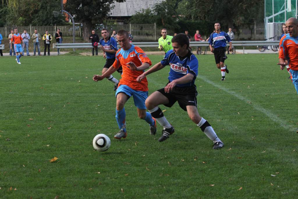 KS Legnickie Pole - Błękitni 7:4