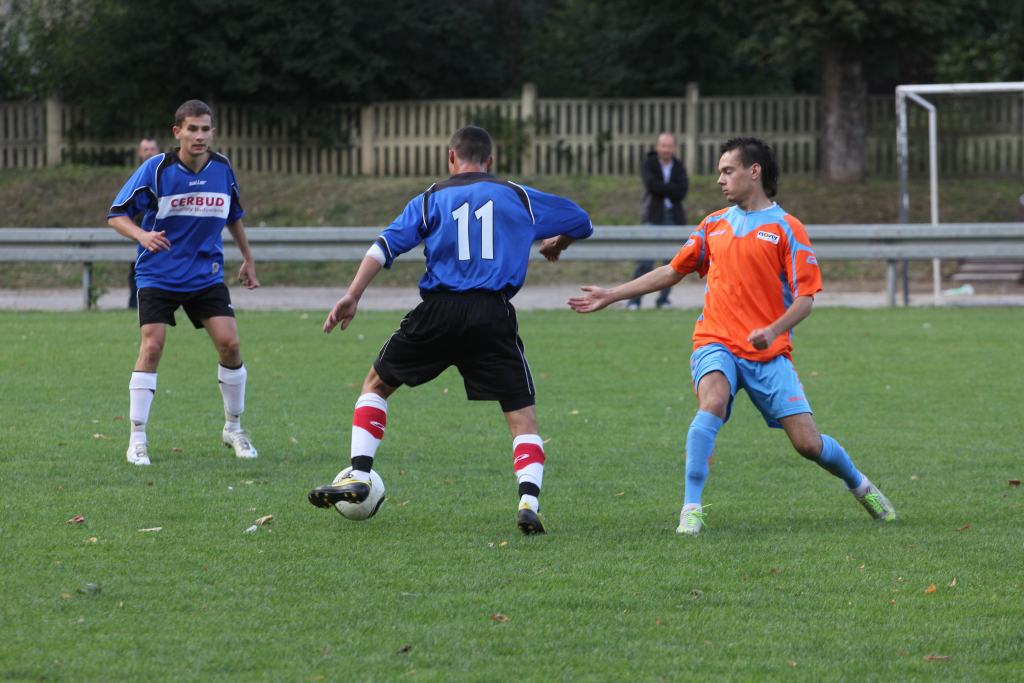 KS Legnickie Pole - Błękitni 7:4