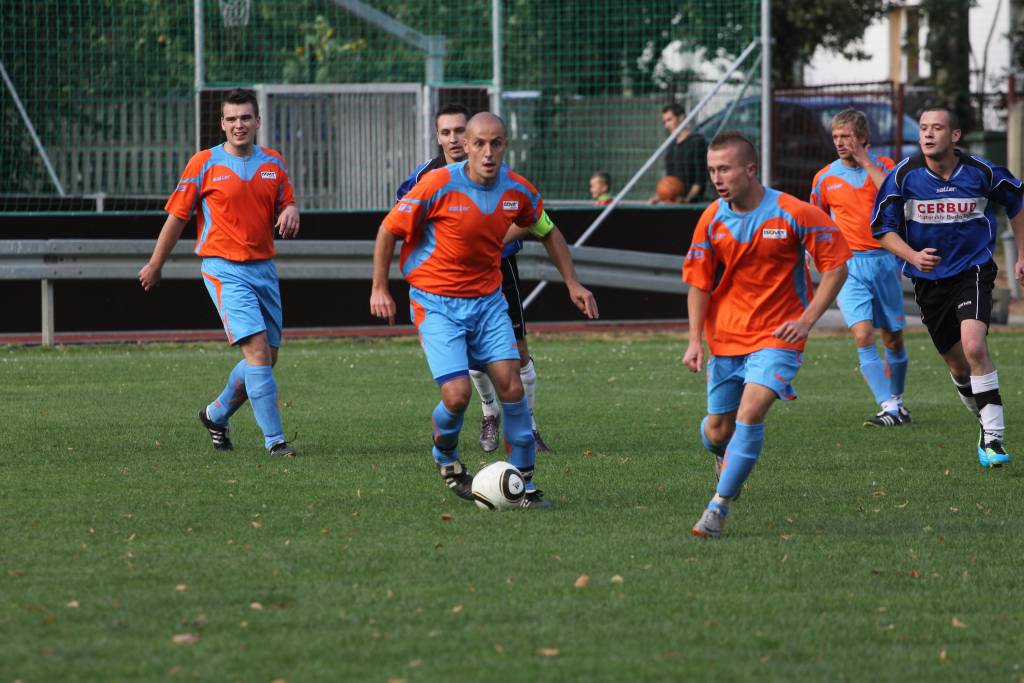 KS Legnickie Pole - Błękitni 7:4