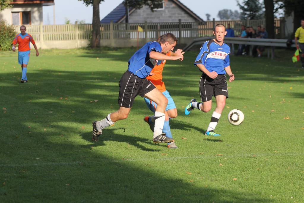 KS Legnickie Pole - Błękitni 7:4