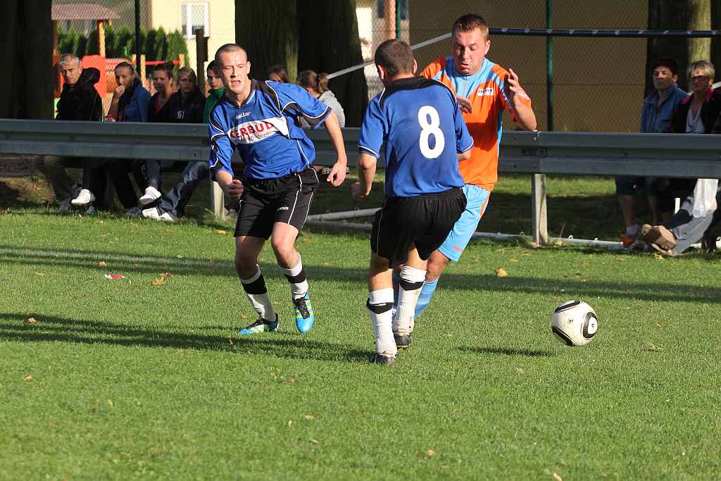 KS Legnickie Pole - Błękitni 7:4