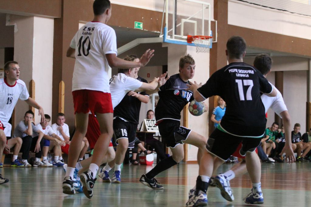 Dwa oblicza juniorów młodszych Siódemki