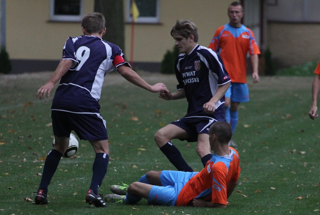 Legnickie Pole - Kuźnia 3:3 karne 3:5