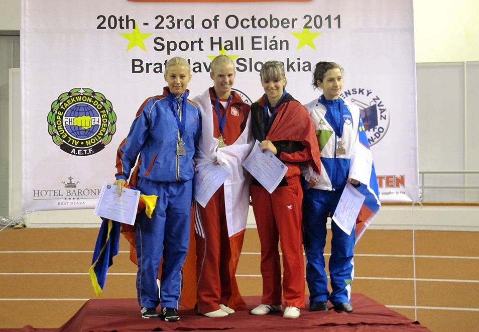 Pięc medali legnickich taekwondoków
