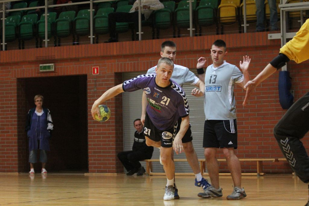 Siódemka wygrywa na inaugurację