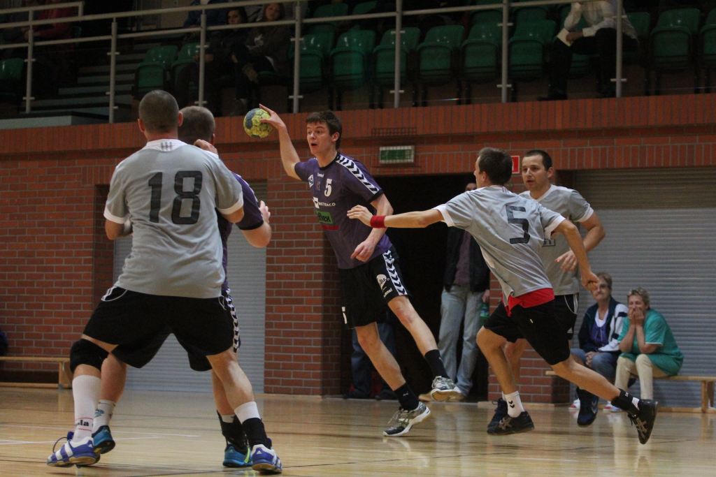 Siódemka wygrywa na inaugurację