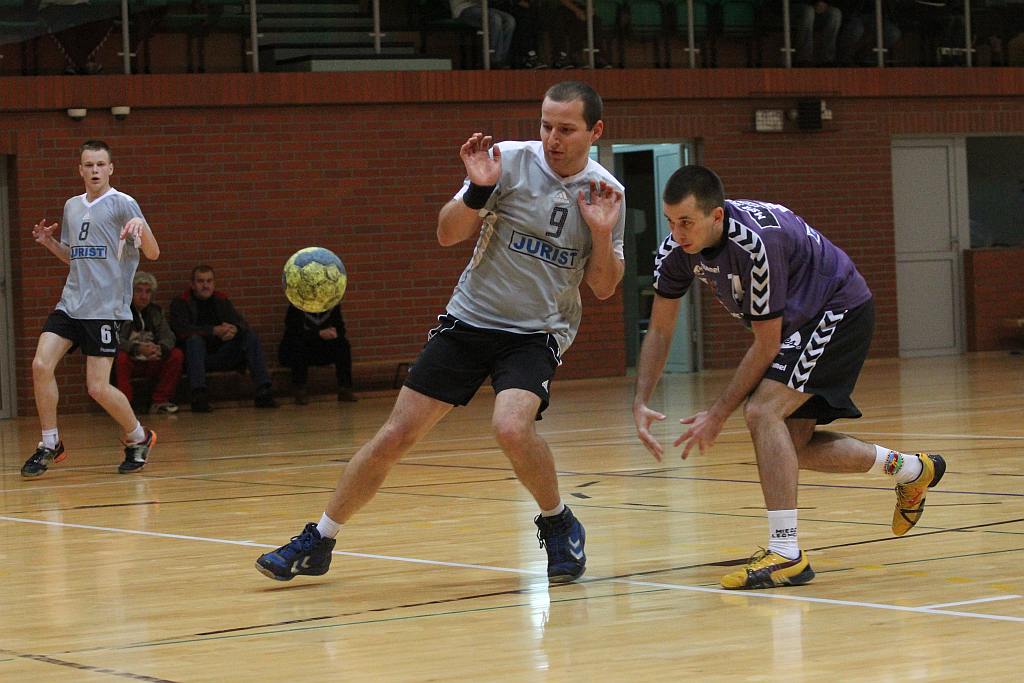 Siódemka wygrywa na inaugurację