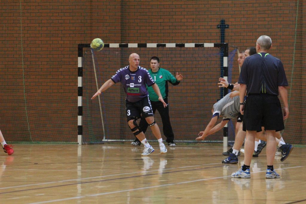 Siódemka wygrywa na inaugurację