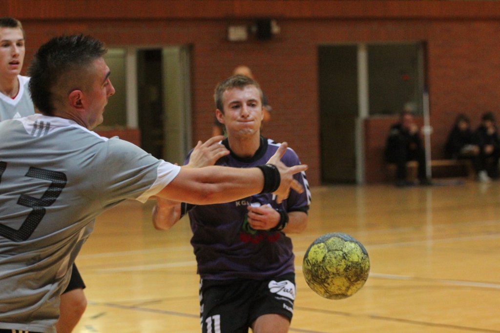 Siódemka wygrywa na inaugurację