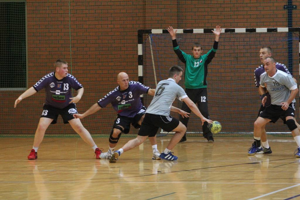 Siódemka wygrywa na inaugurację