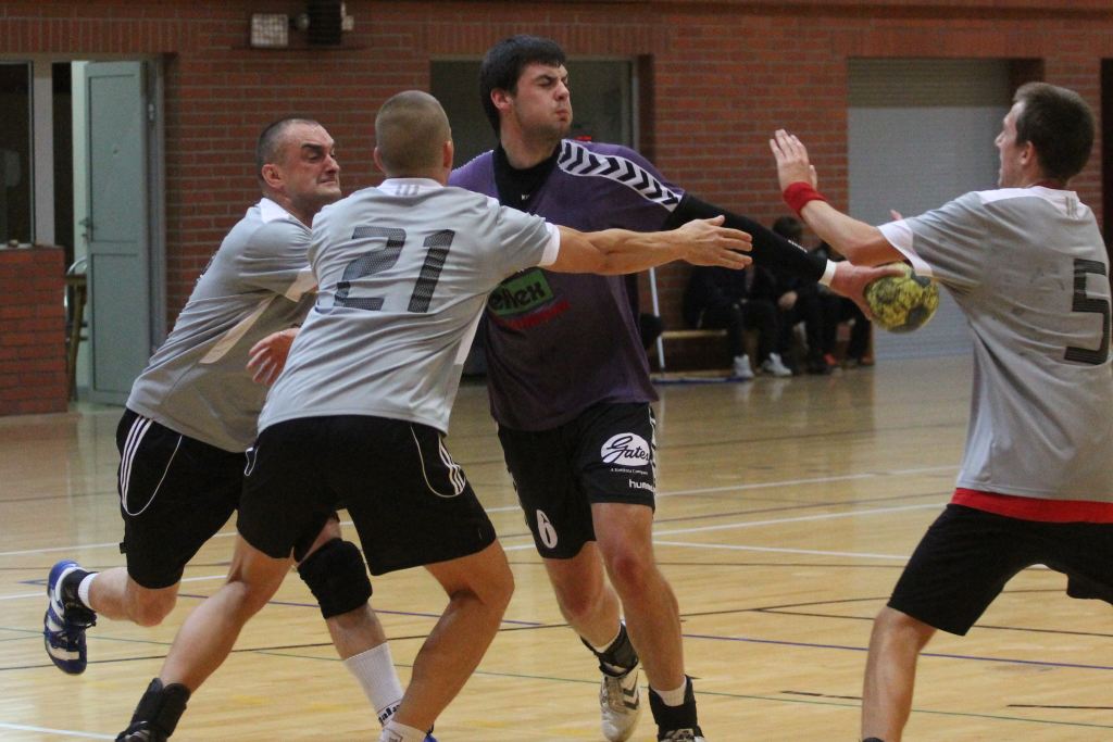 Siódemka wygrywa na inaugurację