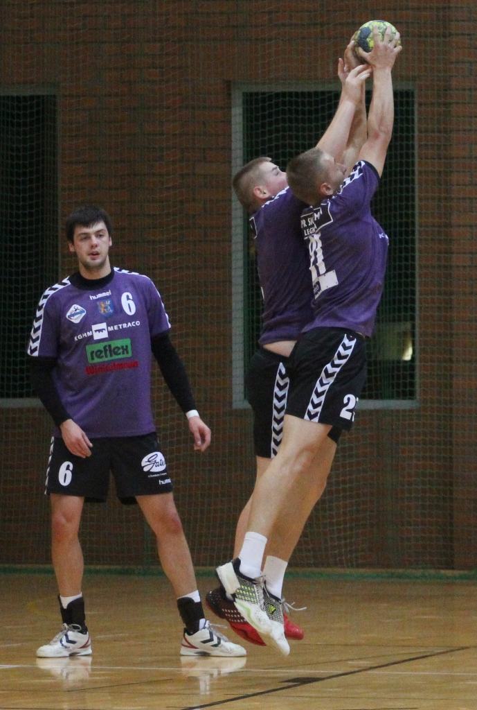 Siódemka wygrywa na inaugurację