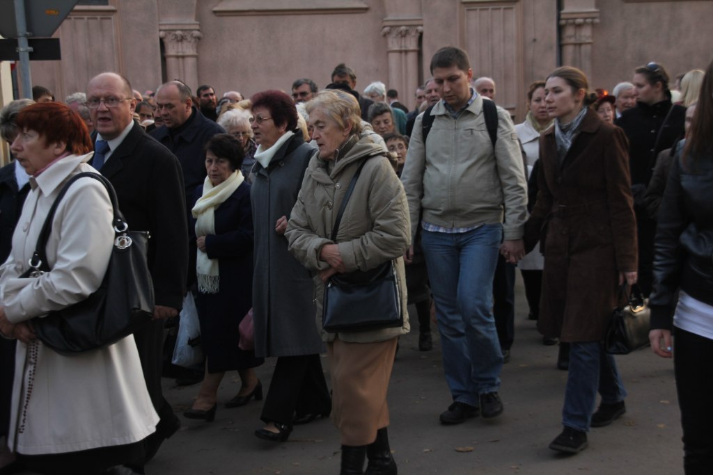 Msza święta na cmentarzu