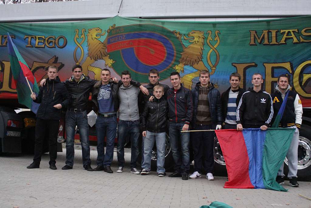 Piłkarze i kibice zapraszali na derby