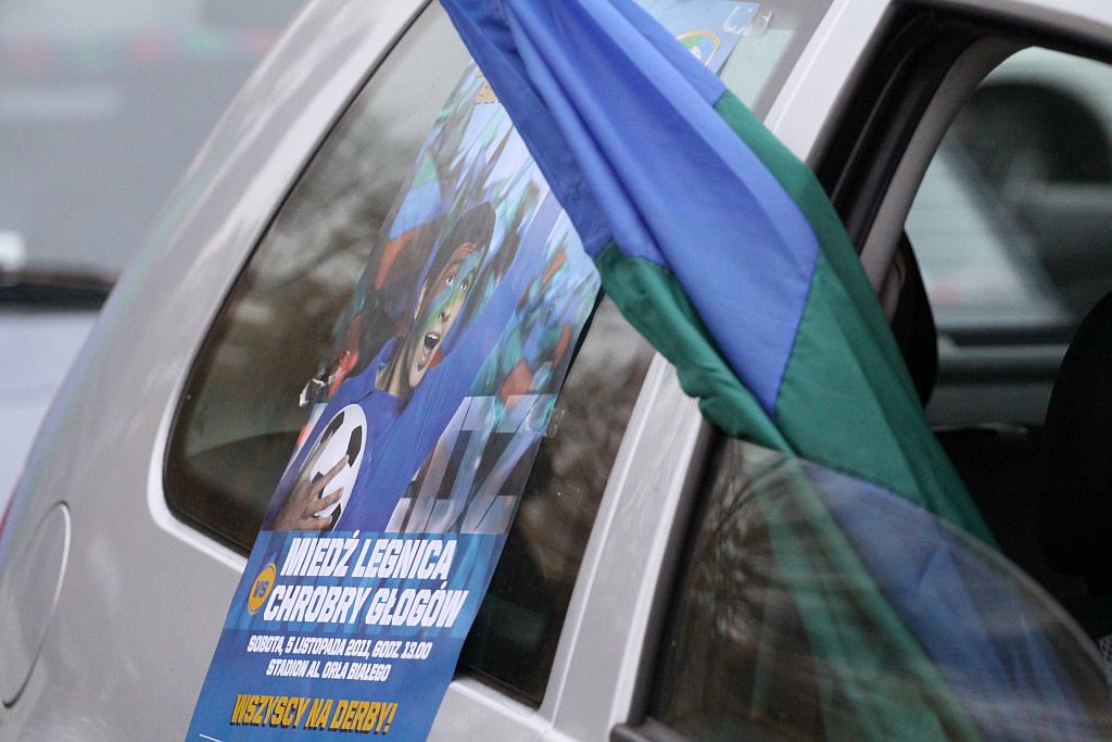 Piłkarze i kibice zapraszali na derby