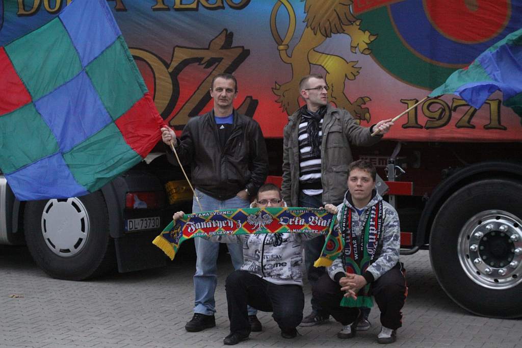 Piłkarze i kibice zapraszali na derby