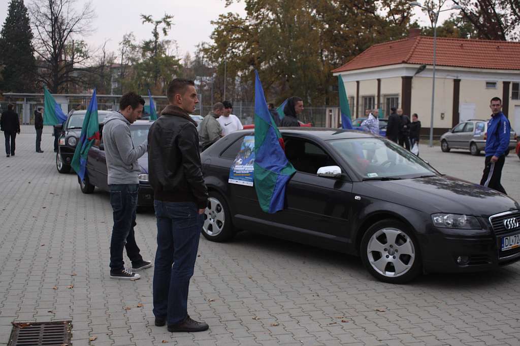 Piłkarze i kibice zapraszali na derby