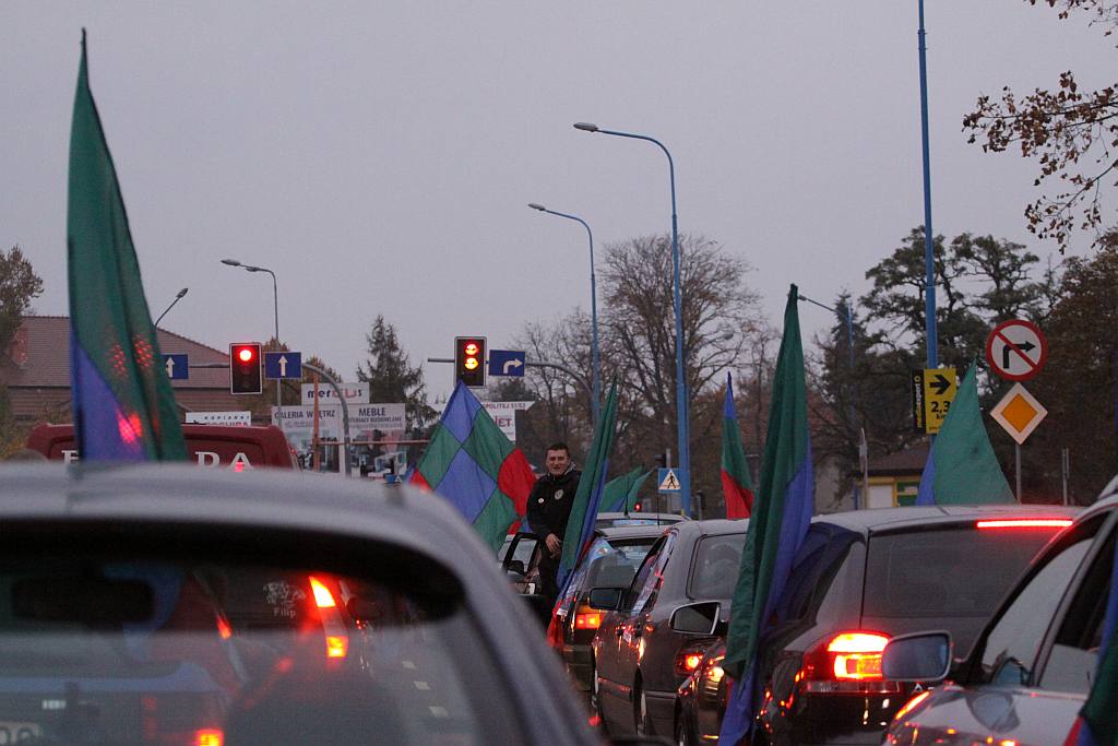 Piłkarze i kibice zapraszali na derby
