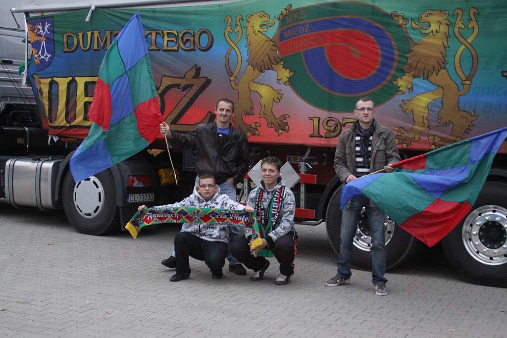 Piłkarze i kibice zapraszali na derby