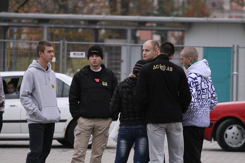 Piłkarze i kibice zapraszali na derby