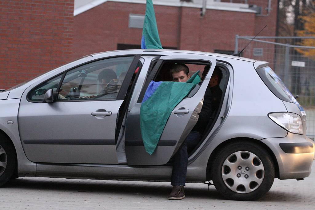 Piłkarze i kibice zapraszali na derby