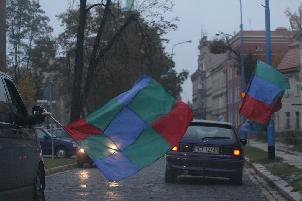 Piłkarze i kibice zapraszali na derby