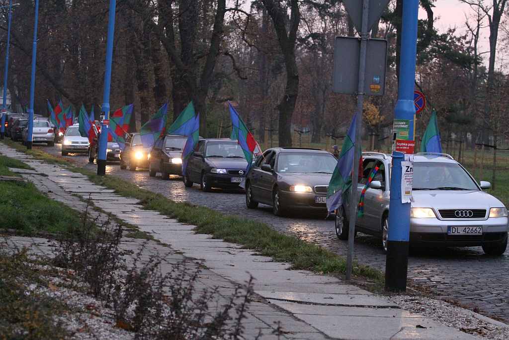 Piłkarze i kibice zapraszali na derby