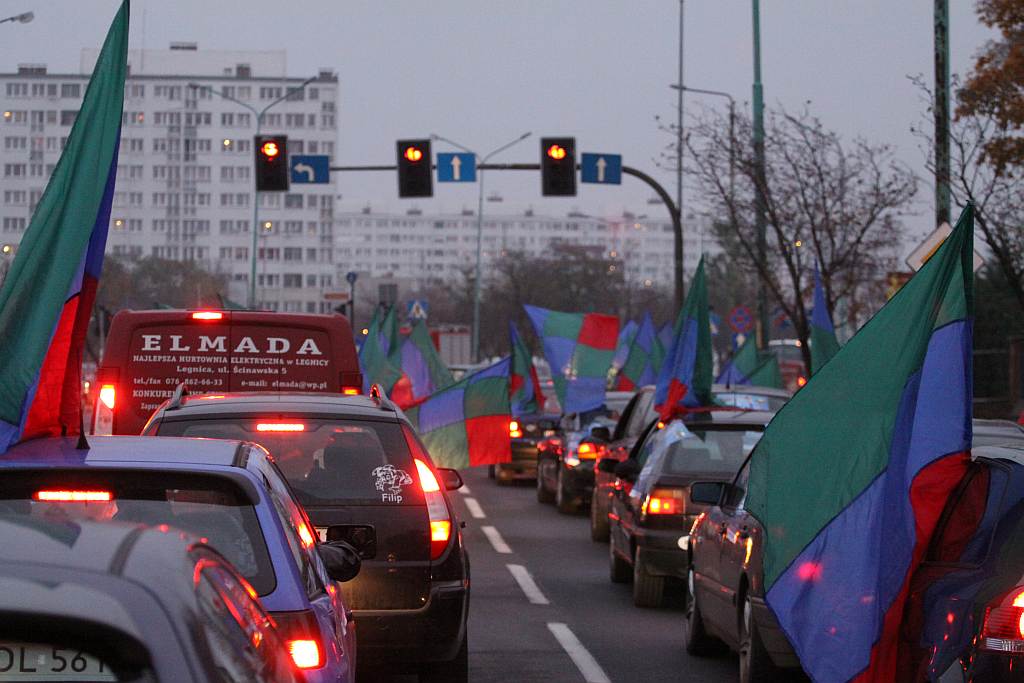 Piłkarze i kibice zapraszali na derby