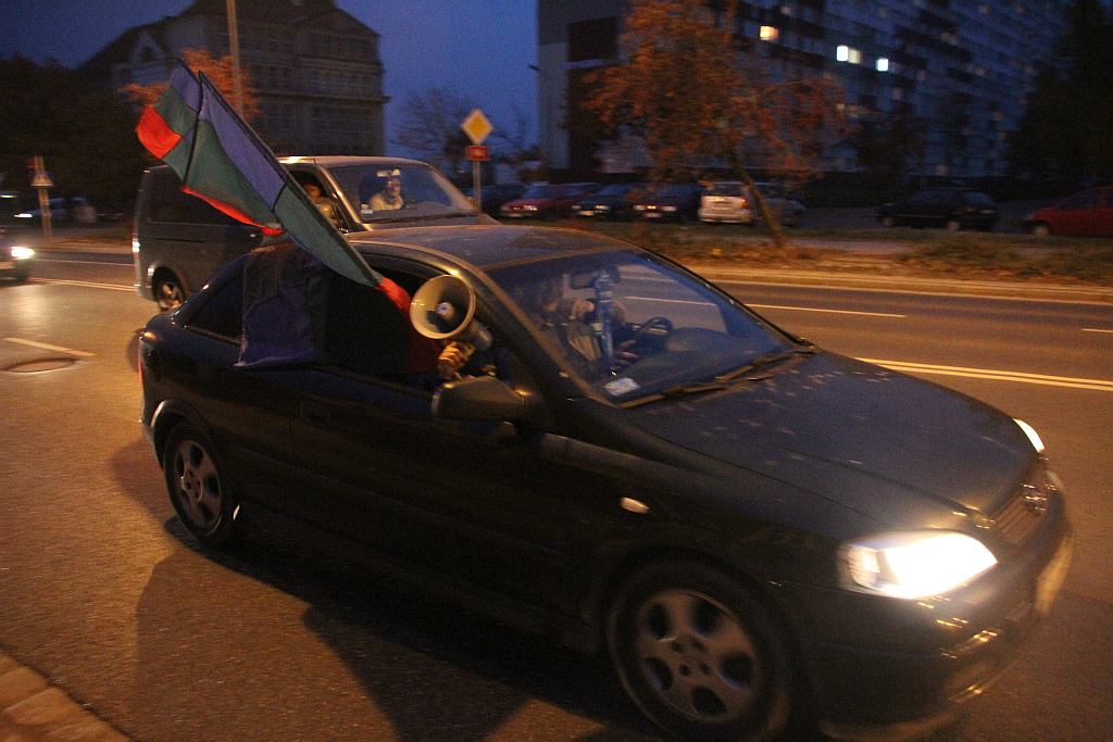 Piłkarze i kibice zapraszali na derby