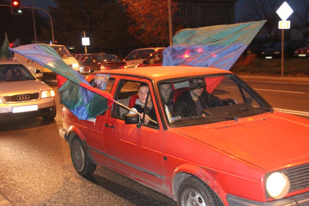 Piłkarze i kibice zapraszali na derby