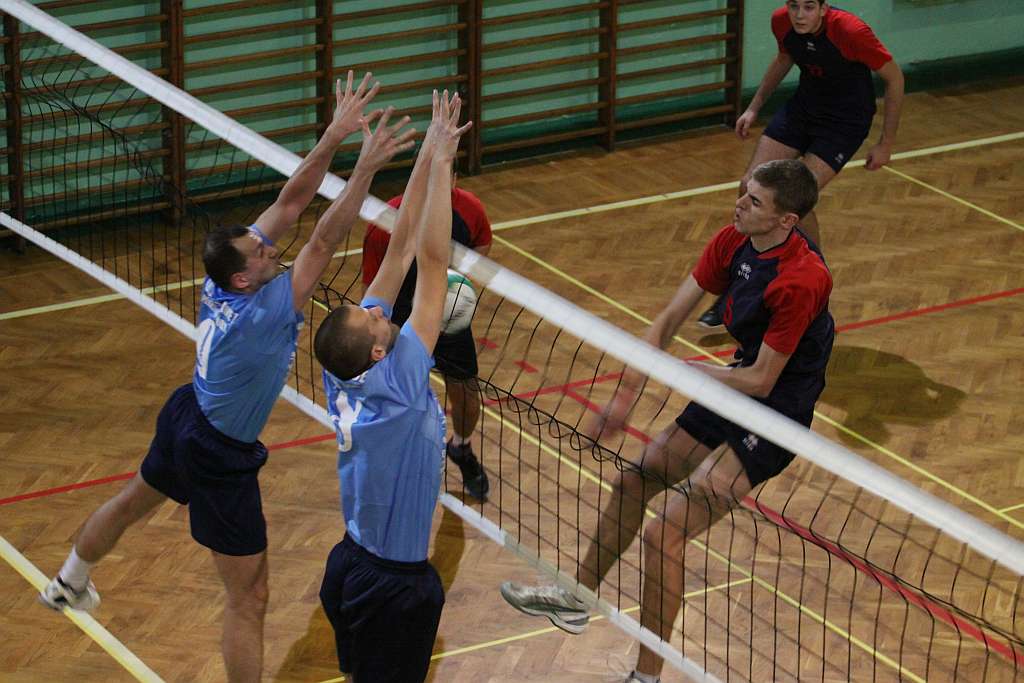 IKAR Legnica - KS KUS-KUS 3:1