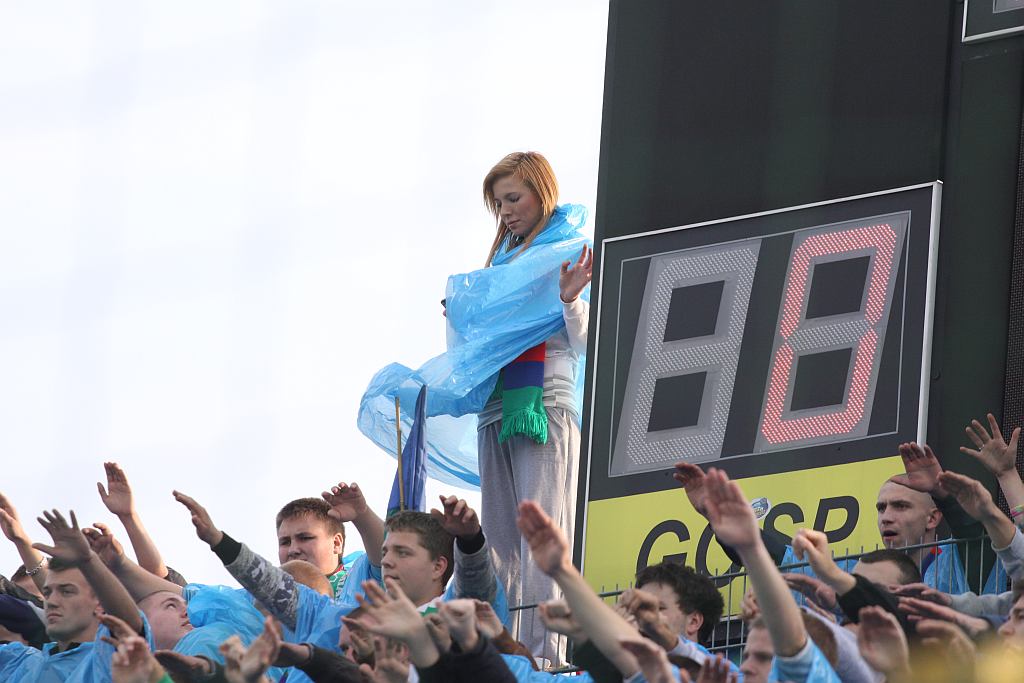 Derby na remis cz2 - kibice