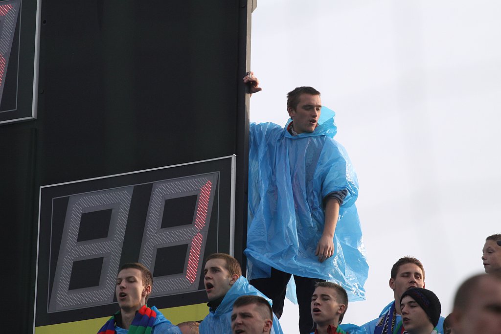 Derby na remis cz2 - kibice