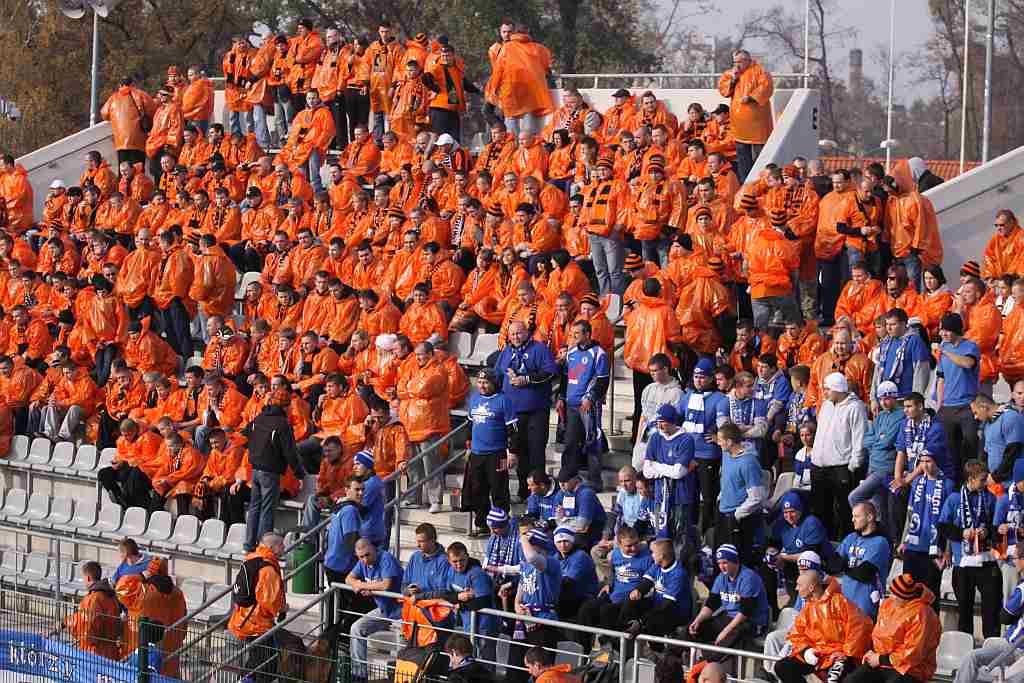 Derby na remis cz2 - kibice