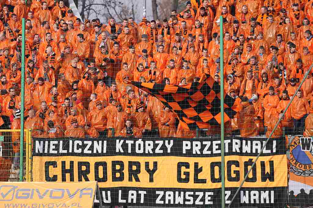 Derby na remis cz2 - kibice