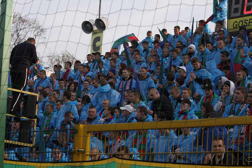 Derby na remis cz2 - kibice