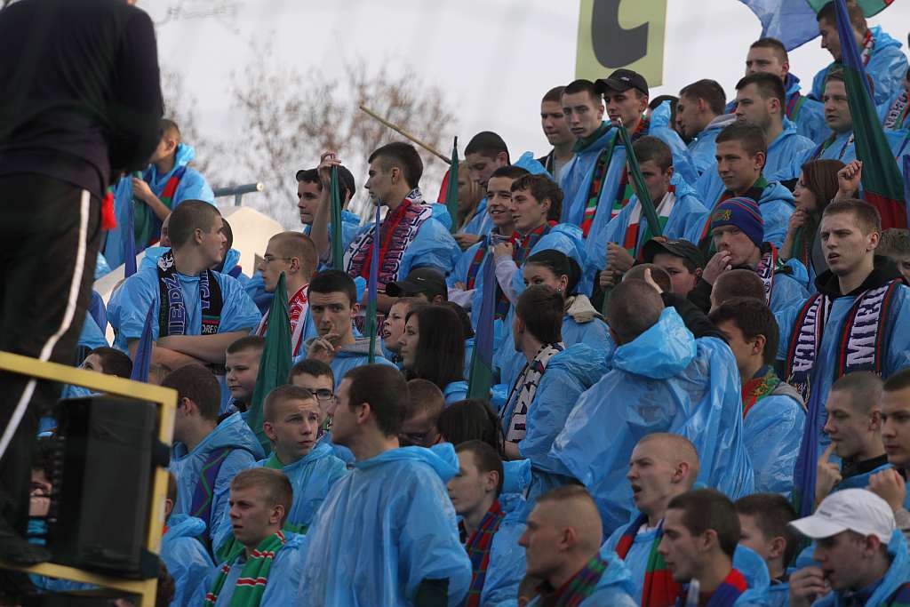 Derby na remis cz2 - kibice