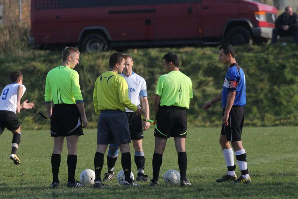 Błękitni - Stal 0:3