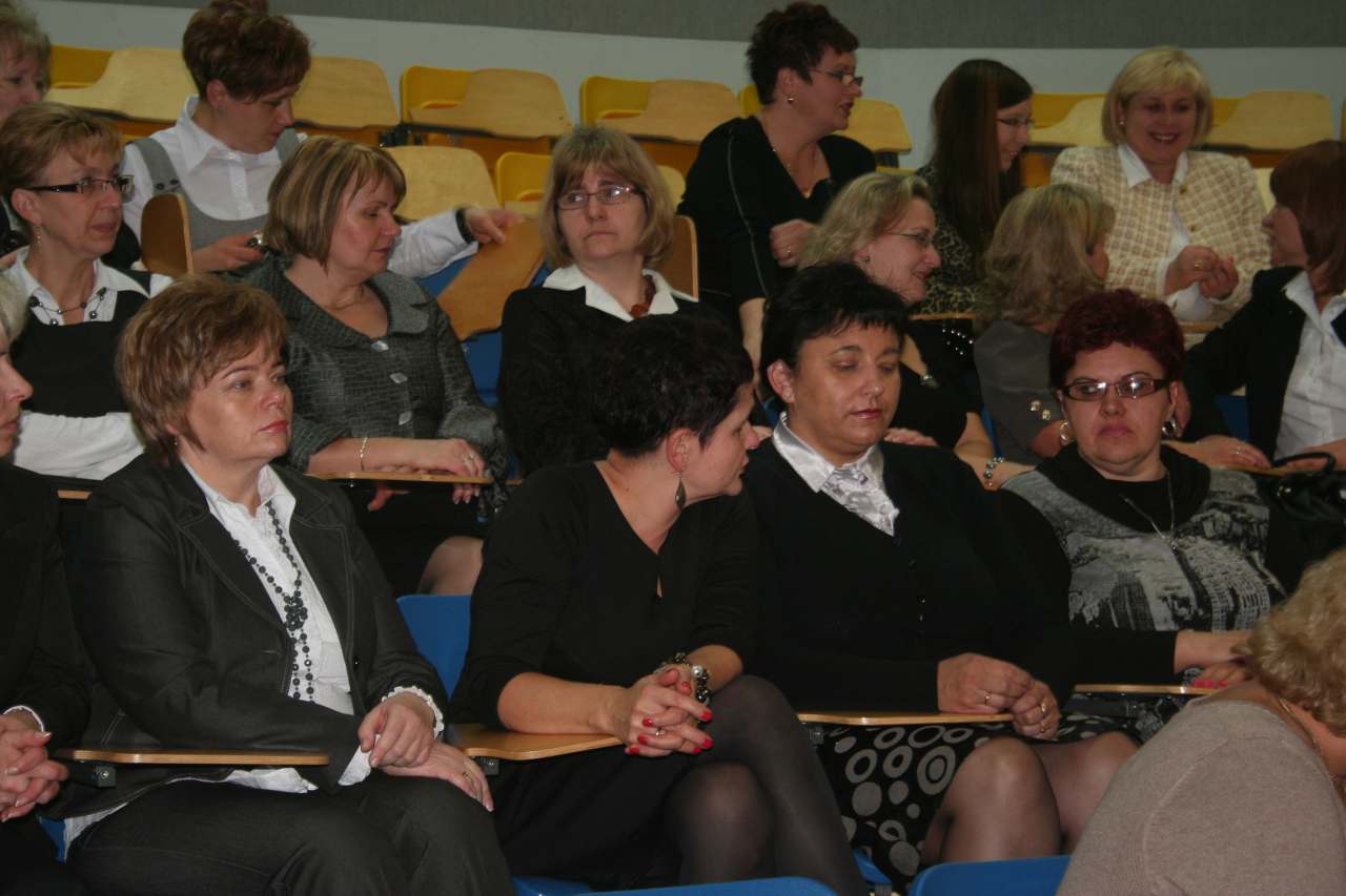 Wręczyli dyplomy pielęgniarkom