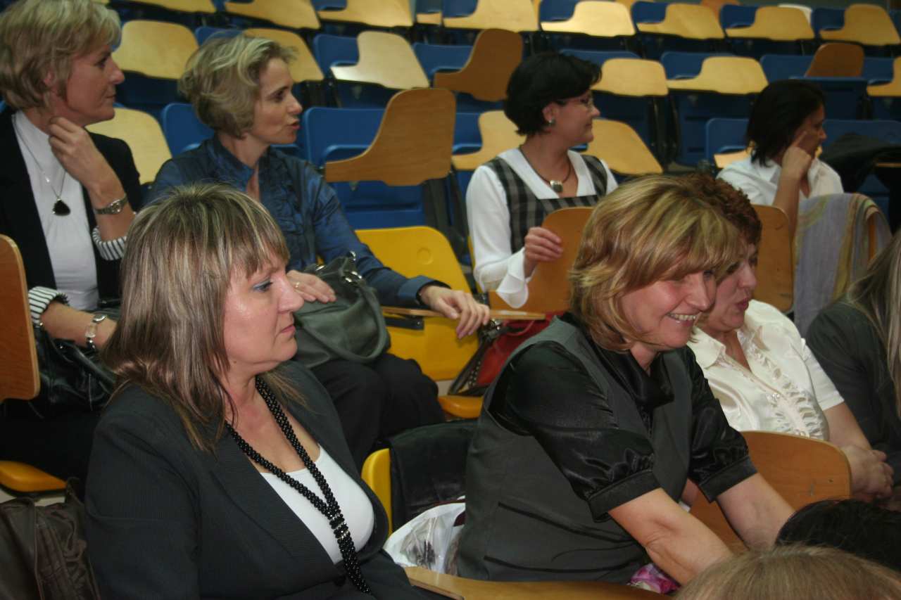 Wręczyli dyplomy pielęgniarkom