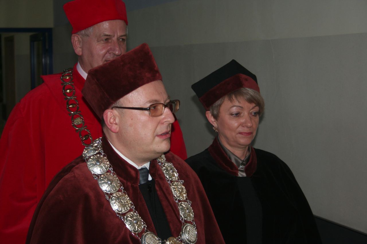 Wręczyli dyplomy pielęgniarkom