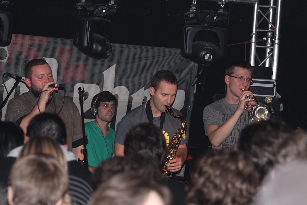 PUNKY REGGAE live 2011 w Spiżarni