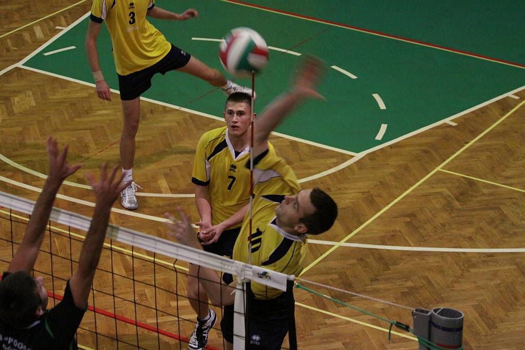 Ikar Legnica - MKS Pogoń Góra 3-1